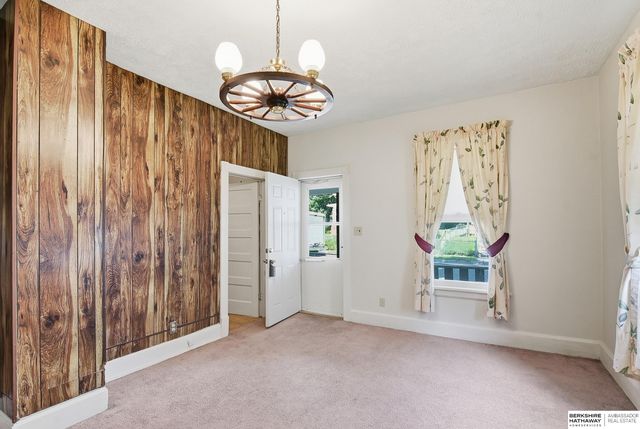 2015 Fowler Avenue, Omaha, NE 68110