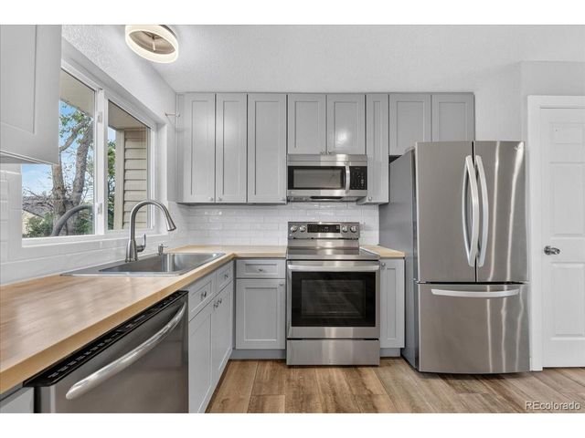 1661 S Walden Ct, Aurora, CO 80017