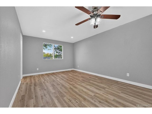 1661 S Walden Ct, Aurora, CO 80017