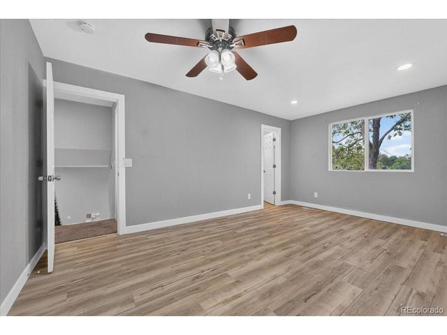 1661 S Walden Ct, Aurora, CO 80017