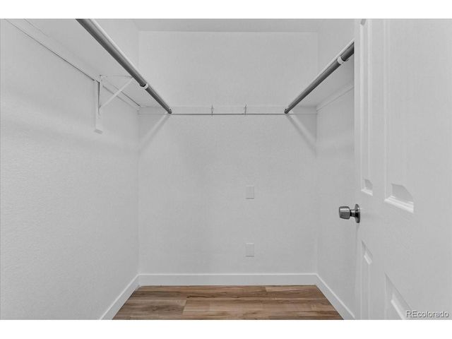 1661 S Walden Ct, Aurora, CO 80017