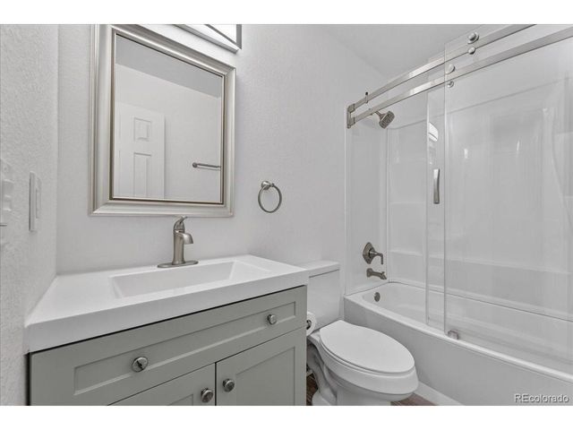 1661 S Walden Ct, Aurora, CO 80017