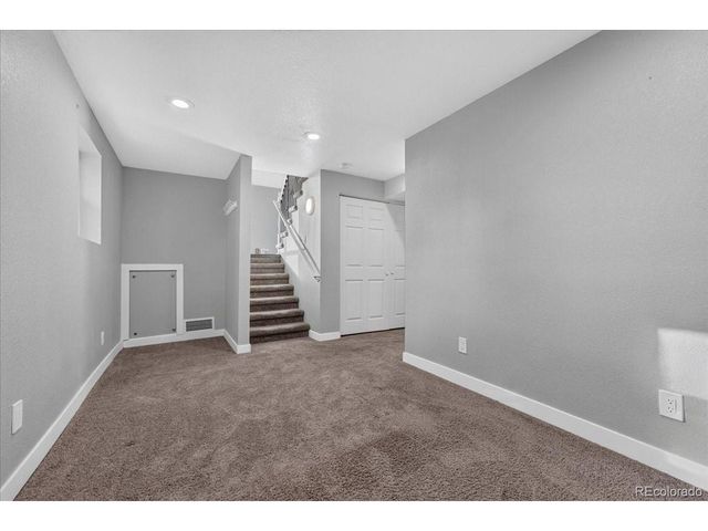 1661 S Walden Ct, Aurora, CO 80017