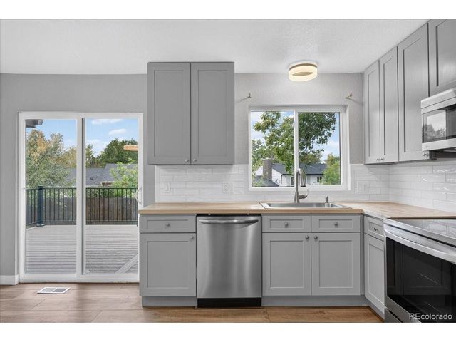 1661 S Walden Ct, Aurora, CO 80017