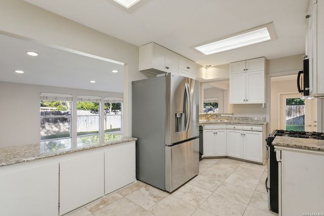327 CALUMET PL, San Antonio, TX 78209