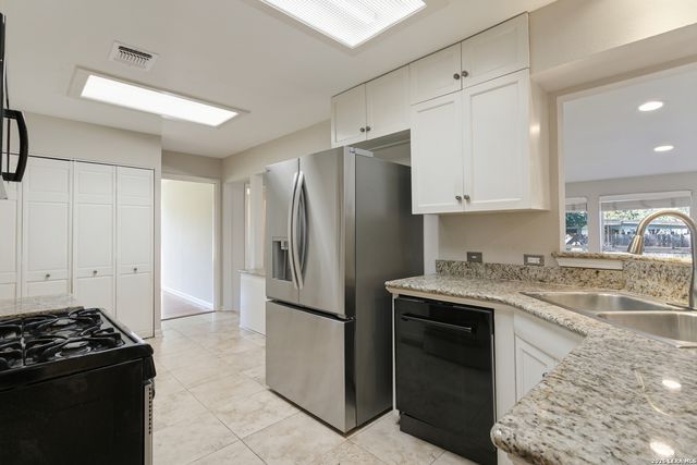 327 CALUMET PL, San Antonio, TX 78209