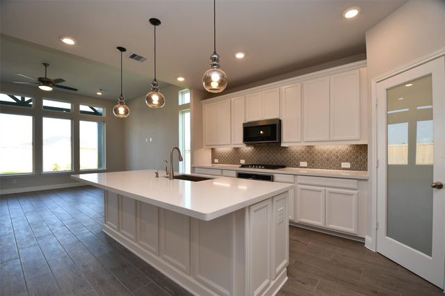 19718 Dwight Eisenhower Drive, Cypress, TX 77433