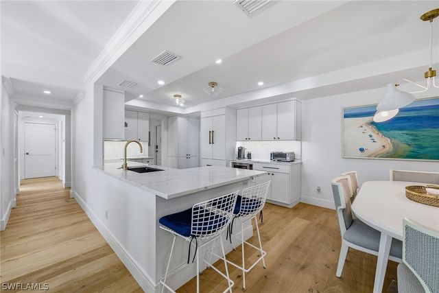 400 Park Shore DR 400, Naples, FL 34103