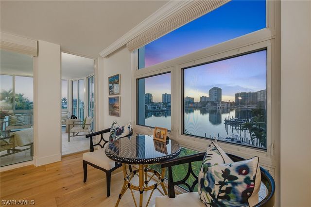 400 Park Shore DR 400, Naples, FL 34103