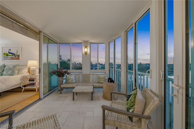 400 Park Shore DR 400, Naples, FL 34103