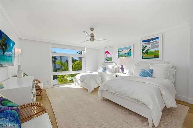 400 Park Shore DR 400, Naples, FL 34103