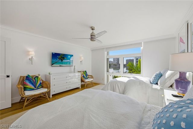 400 Park Shore DR 400, Naples, FL 34103