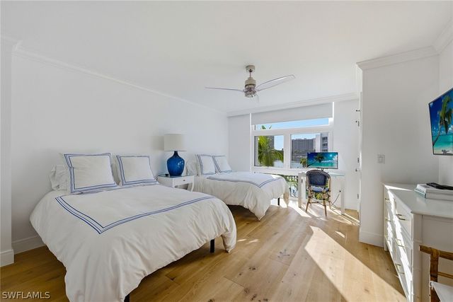 400 Park Shore DR 400, Naples, FL 34103