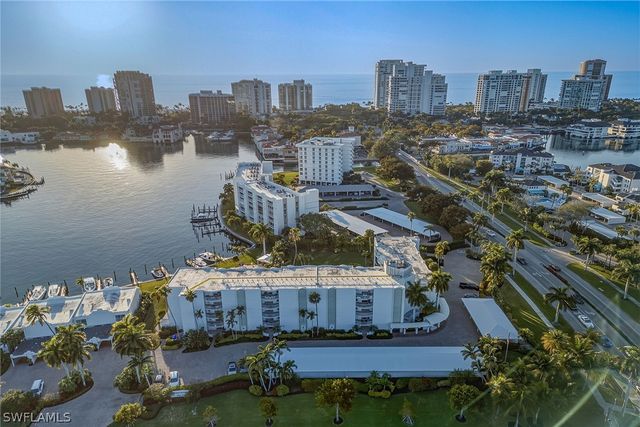 400 Park Shore DR 400, Naples, FL 34103