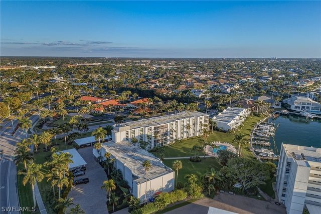 400 Park Shore DR 400, Naples, FL 34103