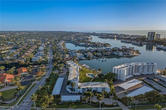 400 Park Shore DR 400, Naples, FL 34103