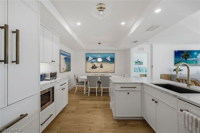 400 Park Shore DR 400, Naples, FL 34103