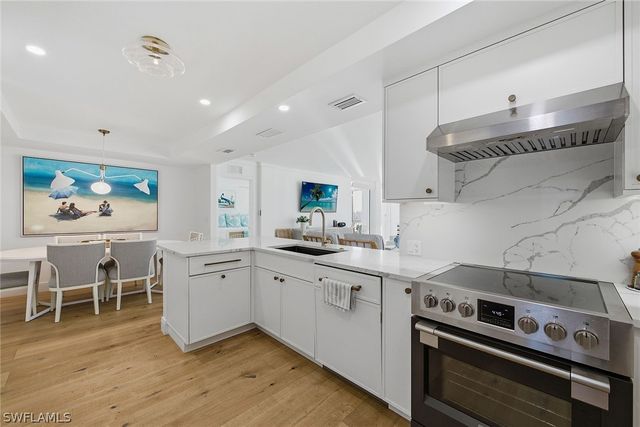 400 Park Shore DR 400, Naples, FL 34103