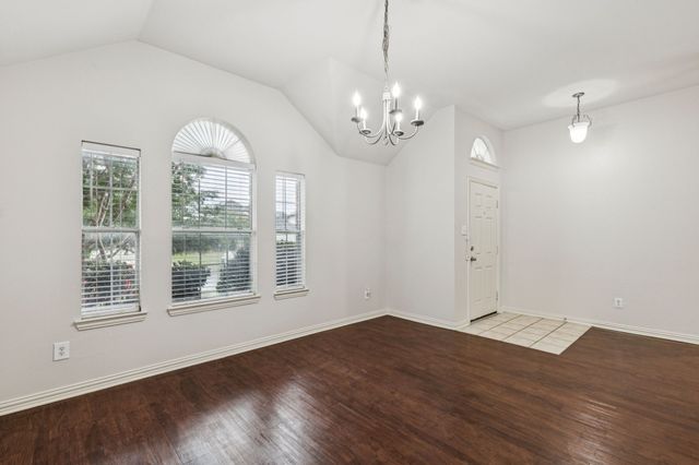 3213 Chesington Drive, Fort Worth, TX 76137