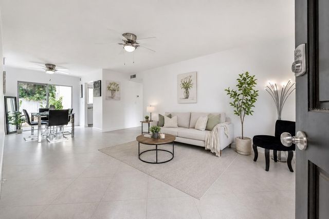 3206 W AZEELE STREET 129, Tampa, FL 33609