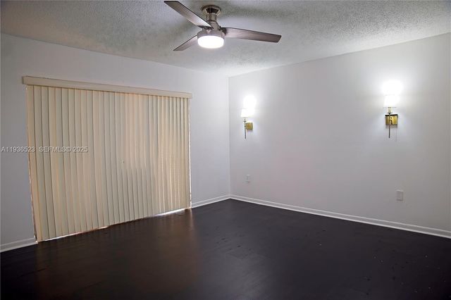 13238 NW 8th Ter, Miami, FL 33182