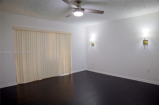 13238 NW 8th Ter, Miami, FL 33182