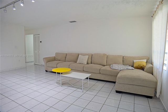 13238 NW 8th Ter, Miami, FL 33182