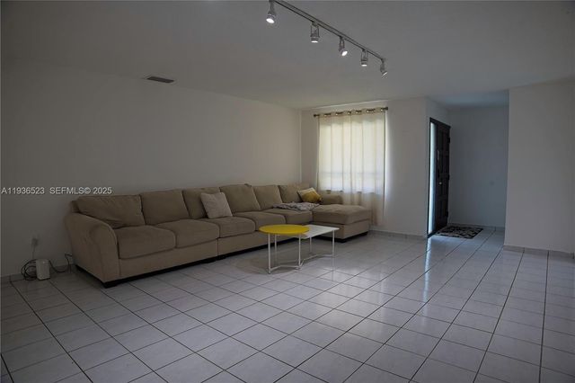 13238 NW 8th Ter, Miami, FL 33182