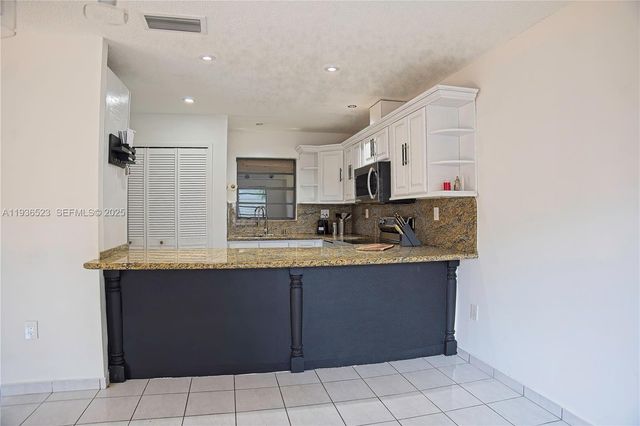 13238 NW 8th Ter, Miami, FL 33182