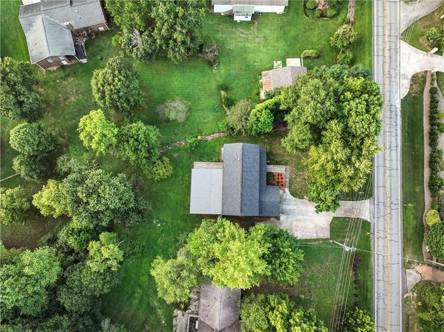 3235 Clarks Bridge Road, Gainesville, GA 30506