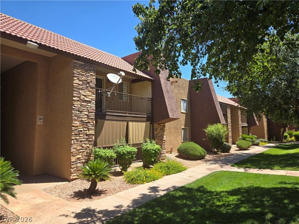 5081 River Glen Drive 104, Las Vegas, NV 89103