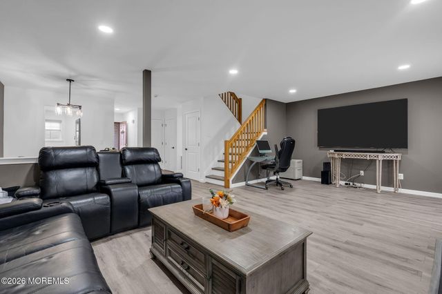 324 Oak Knoll Drive, Englishtown, NJ 07726