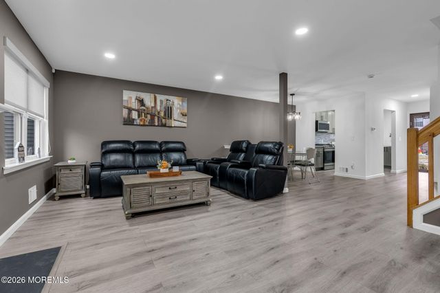 324 Oak Knoll Drive, Englishtown, NJ 07726