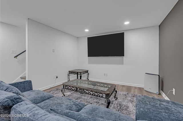 324 Oak Knoll Drive, Englishtown, NJ 07726