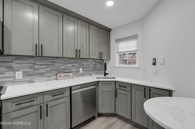 324 Oak Knoll Drive, Englishtown, NJ 07726