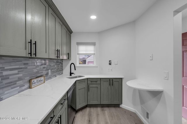 324 Oak Knoll Drive, Englishtown, NJ 07726