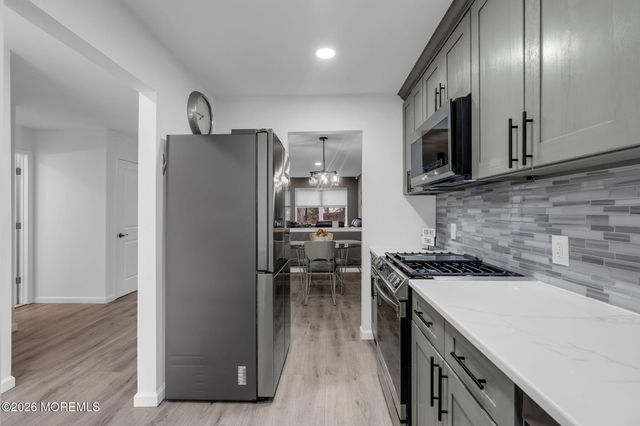 324 Oak Knoll Drive, Englishtown, NJ 07726