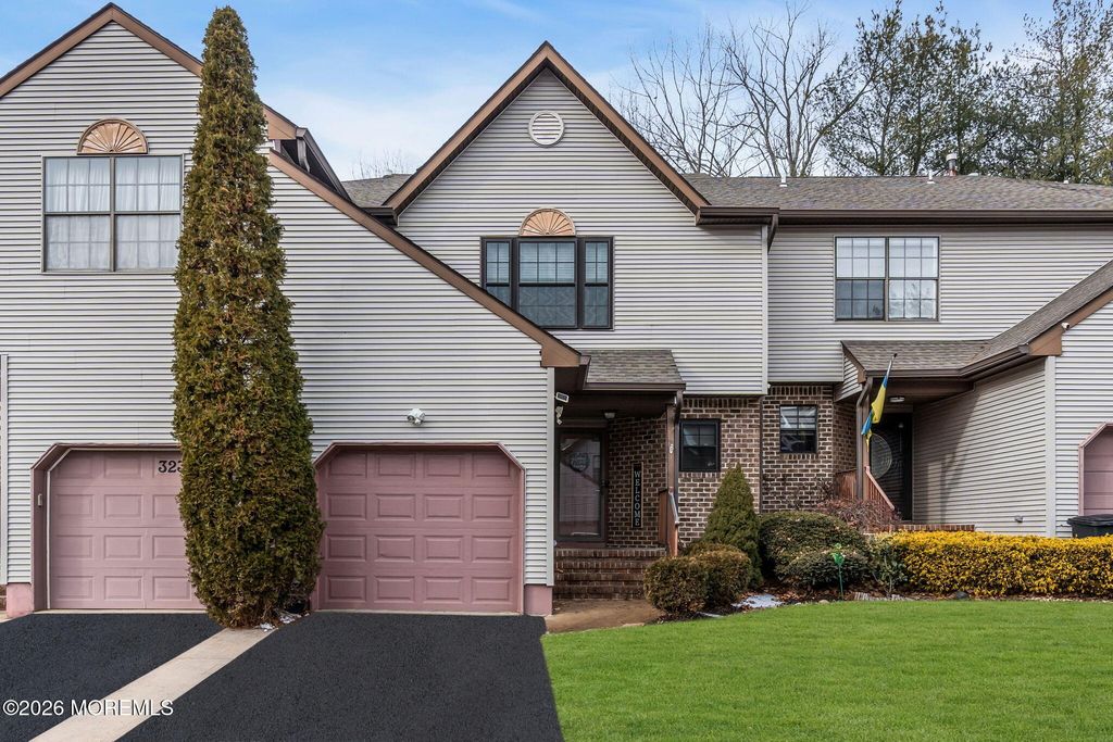 324 Oak Knoll Drive, Englishtown, NJ 07726