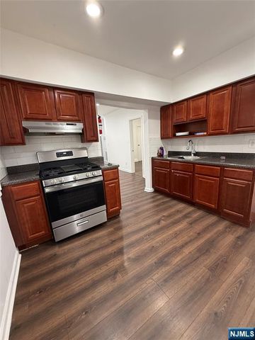 416 15th Street, Newark, NJ 07103