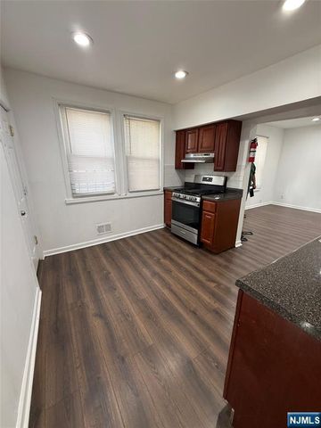 416 15th Street, Newark, NJ 07103
