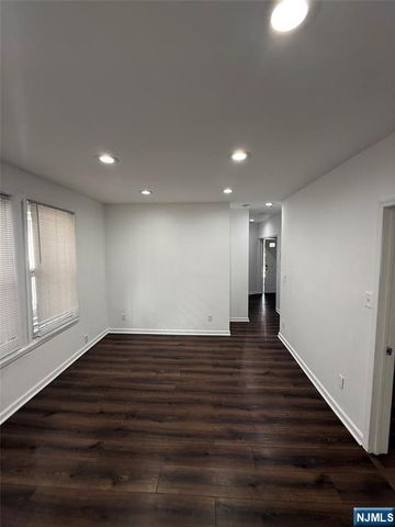 416 15th Street, Newark, NJ 07103