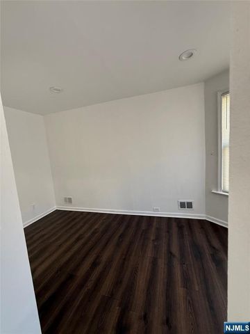 416 15th Street, Newark, NJ 07103