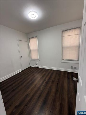 416 15th Street, Newark, NJ 07103