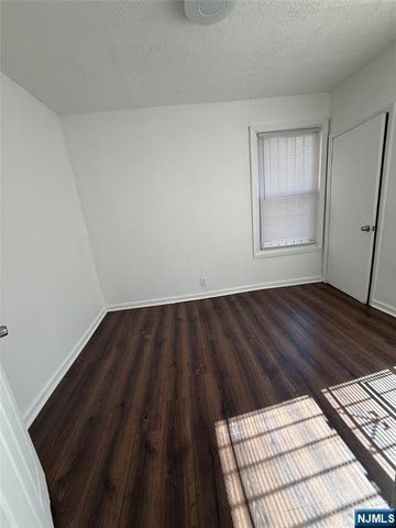 416 15th Street, Newark, NJ 07103