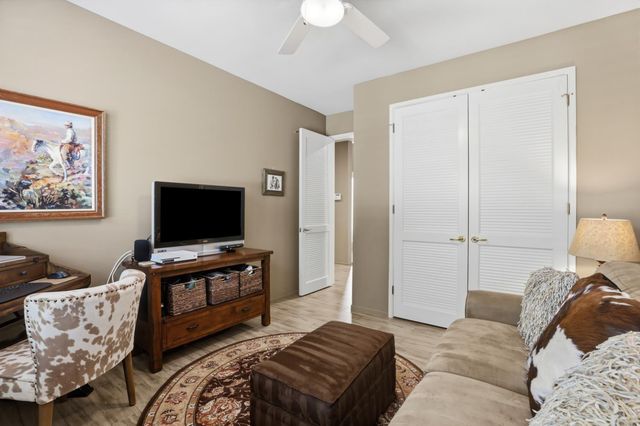 11575 Splitrock Ct, Gold River, CA 95670