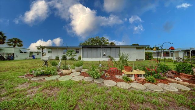 2753 VINDALE ROAD, Tavares, FL 32778