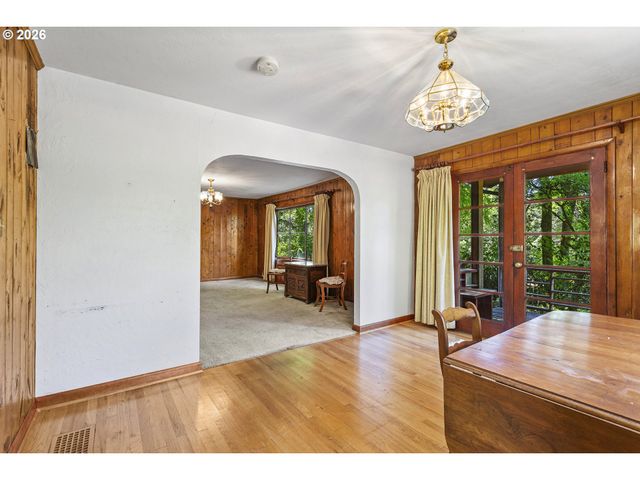 18300 BRYANT Rd, Lake Oswego, OR 97034