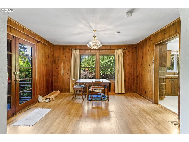 18300 BRYANT Rd, Lake Oswego, OR 97034