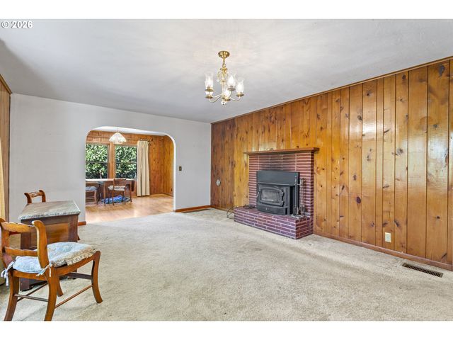 18300 BRYANT Rd, Lake Oswego, OR 97034