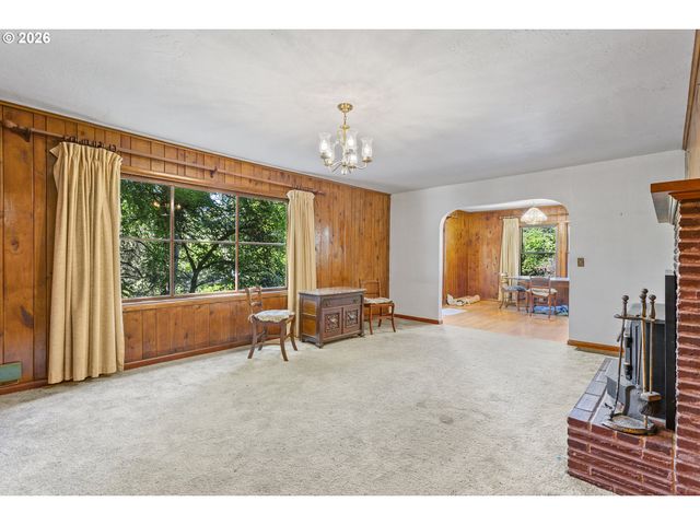 18300 BRYANT Rd, Lake Oswego, OR 97034